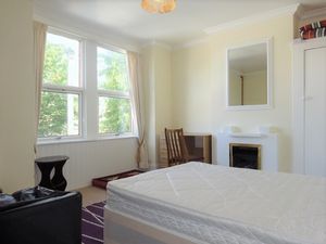Bedroom- click for photo gallery